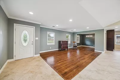 5211 W Bellfort Avenue, Houston, TX 77035 - Photo 2