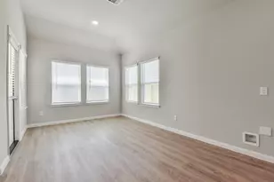 3018 King Oaks St, Baytown, TX 77251 - Photo 12