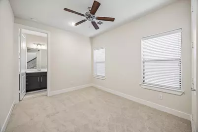 1029 Green Kensington Drive, Houston, TX 77008 - Photo 4