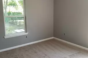 5831 Southford St, Houston, TX 77033 - Photo 8
