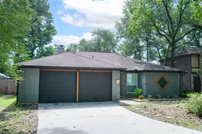 128 N Deerfoot Circle, The Woodlands, TX 77380 - Photo 2