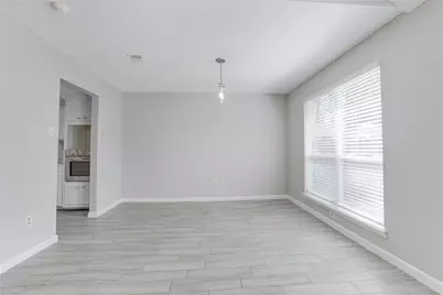 128 N Deerfoot Circle, The Woodlands, TX 77380 - Photo 12