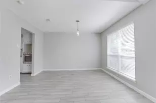 128 N Deerfoot Cir, The Woodlands, TX 77380 - Photo 12