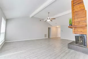 128 N Deerfoot Cir, The Woodlands, TX 77380 - Photo 6