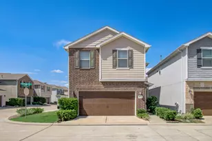 10214 Pinewood Fox Dr, Houston, TX 77080 - Photo 2