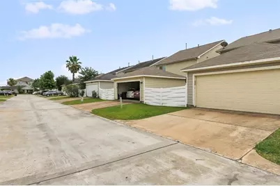 11736 Chanteloup Drive, Houston, TX 77047 - Photo 22