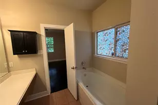 11736 Chanteloup Dr, Houston, TX 77047 - Photo 14