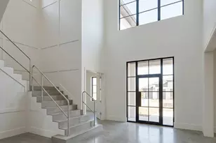 10722 Old Coach Ln, Hunters Creek Village, TX 77024 - Photo 4