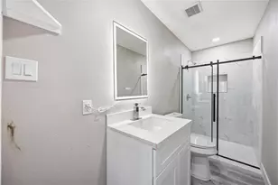 9210 Crestview Dr, Houston, TX 77078 - Photo 2