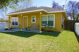 412 E 40th 1/2 St, Houston, TX 77018 - Photo 2