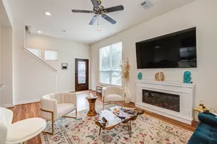 738 Link Rd, Houston, TX 77009 - Photo 2