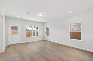 9761 Enclave Ridge Rd, Willis, TX 77318 - Photo 8