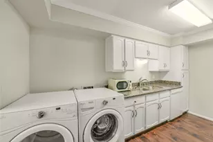 351 N Post Oak Ln, Houston, TX 77024 - Photo 14