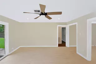 5502 Effingham Dr, Houston, TX 77035 - Photo 18