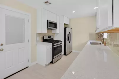 5502 Effingham Drive, Houston, TX 77035 - Photo 8
