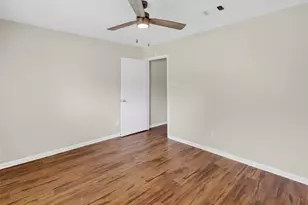 5502 Effingham Dr, Houston, TX 77035 - Photo 14