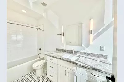 2102 Mechanic Street #305, Galveston, TX 77550 - Photo 16