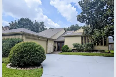 1619 Overland Pass, Sugar Land, TX 77478 - Photo 2