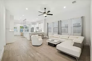 10652 Wild Chives, Conroe, TX 77385 - Photo 2