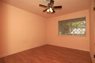 101 Hickory St, Lake Jackson, TX 77566 - Photo 14