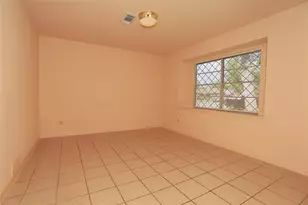 101 Hickory St, Lake Jackson, TX 77566 - Photo 4