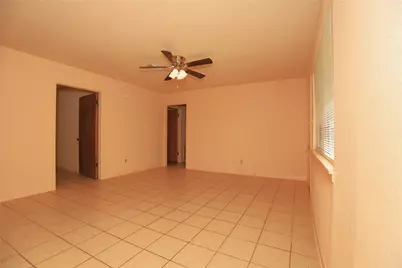 101 Hickory Street, Lake Jackson, TX 77566 - Photo 6