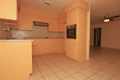 101 Hickory Street, Lake Jackson, TX 77566 - Photo 8