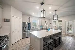 305 Royal Lily Trl, Montgomery, TX 77316 - Photo 6