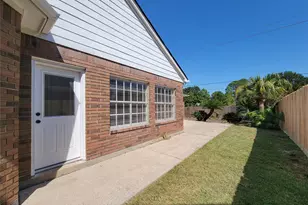 1422 Mabry Mill Rd, Houston, TX 77062 - Photo 38