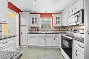 1025 Willow Oaks Cir, Pasadena, TX 77506 - Photo 1