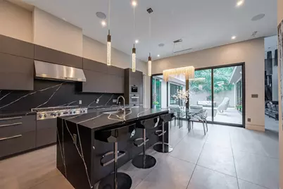 2302 Suffolk Drive, Houston, TX 77027 - Photo 8
