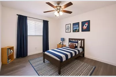 102 Banyan Street, Lake Jackson, TX 77566 - Photo 8