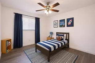 102 Banyan St, Lake Jackson, TX 77566 - Photo 8