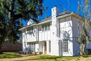 102 Banyan St, Lake Jackson, TX 77566 - Photo 1