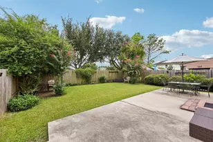 8718 Black Cliff Ln, Houston, TX 77075 - Photo 22