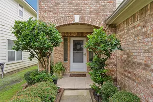 8718 Black Cliff Ln, Houston, TX 77075 - Photo 2