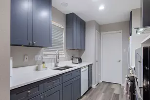 17 W Broken Oak, The Woodlands, TX 77381 - Photo 18