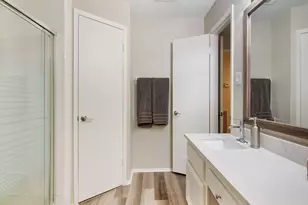 17 W Broken Oak, The Woodlands, TX 77381 - Photo 24