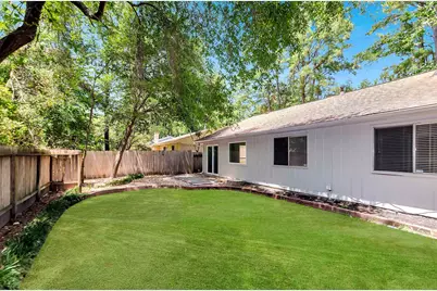 17 W Broken Oak, The Woodlands, TX 77381 - Photo 4