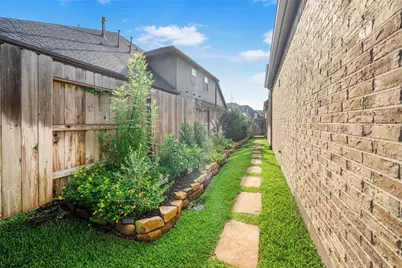 915 Falcon Hollow Lane, Pinehurst, TX 77362 - Photo 38