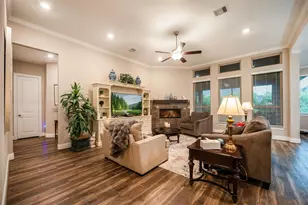 915 Falcon Hollow Ln, Pinehurst, TX 77362 - Photo 10