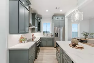 107 Gulf Dr, Tiki Island, TX 77554 - Photo 8