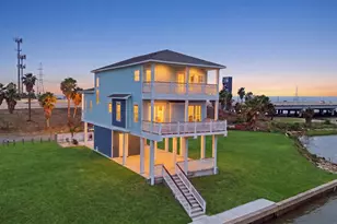 107 Gulf Dr, Tiki Island, TX 77554 - Photo 40