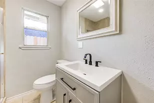 2614 7th Ave N, Texas City, TX 77590 - Photo 24