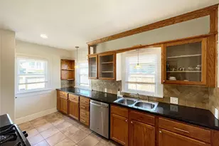 405 E 28th St, Houston, TX 77008 - Photo 16