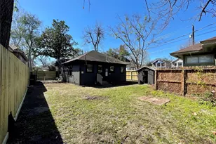 405 E 28th St, Houston, TX 77008 - Photo 30