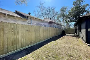 405 E 28th St, Houston, TX 77008 - Photo 32