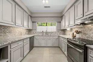 1806 Potomac Dr, Houston, TX 77057 - Photo 2