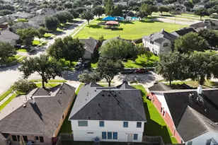 16306 Autumn Leigh Dr, Houston, TX 77083 - Photo 38