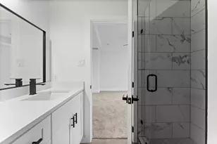 8205 Carver Rd, Houston, TX 77088 - Photo 22